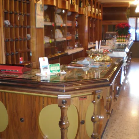 Hotell La Rosa Castione della Presolana